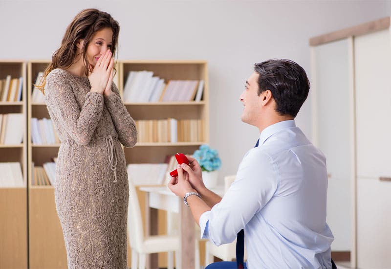 Kneeling-down-for-proposal