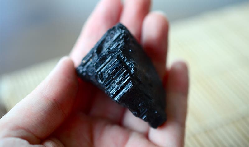 Black Gemstones - List of Black Precious & Semi-precious Stones Angara