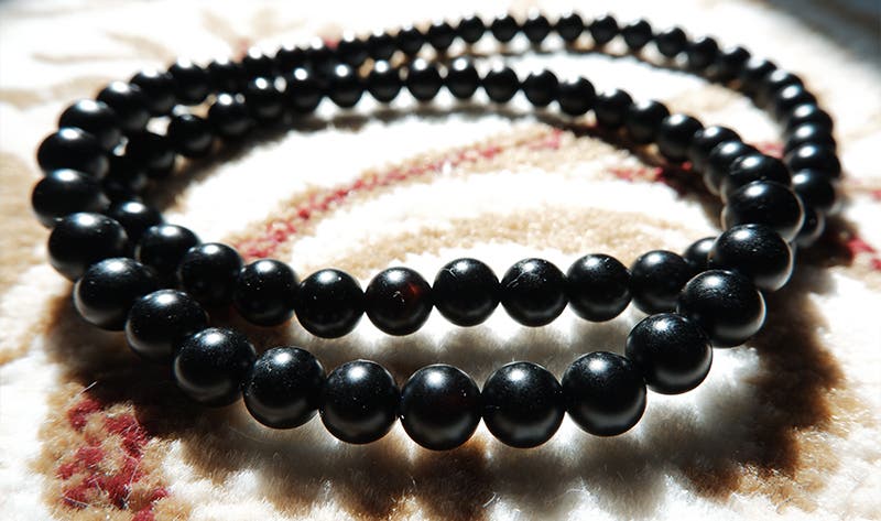 Black Gemstones - List of Black Precious & Semi-precious Stones Angara