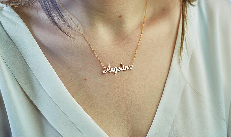 4 Personalized Jewelry Gifts Your Loved Ones Will Actually Appreciate