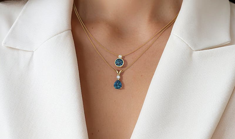 Lab-Grown Alexandrite Necklace and Pendant Buying Guide